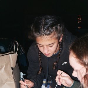 Meet your Posher, Dara